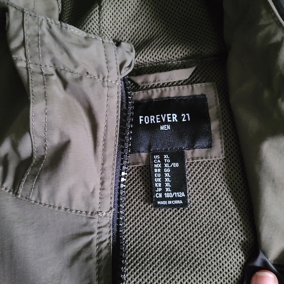 Forever 21 wind breaker - Picture 5 of 5